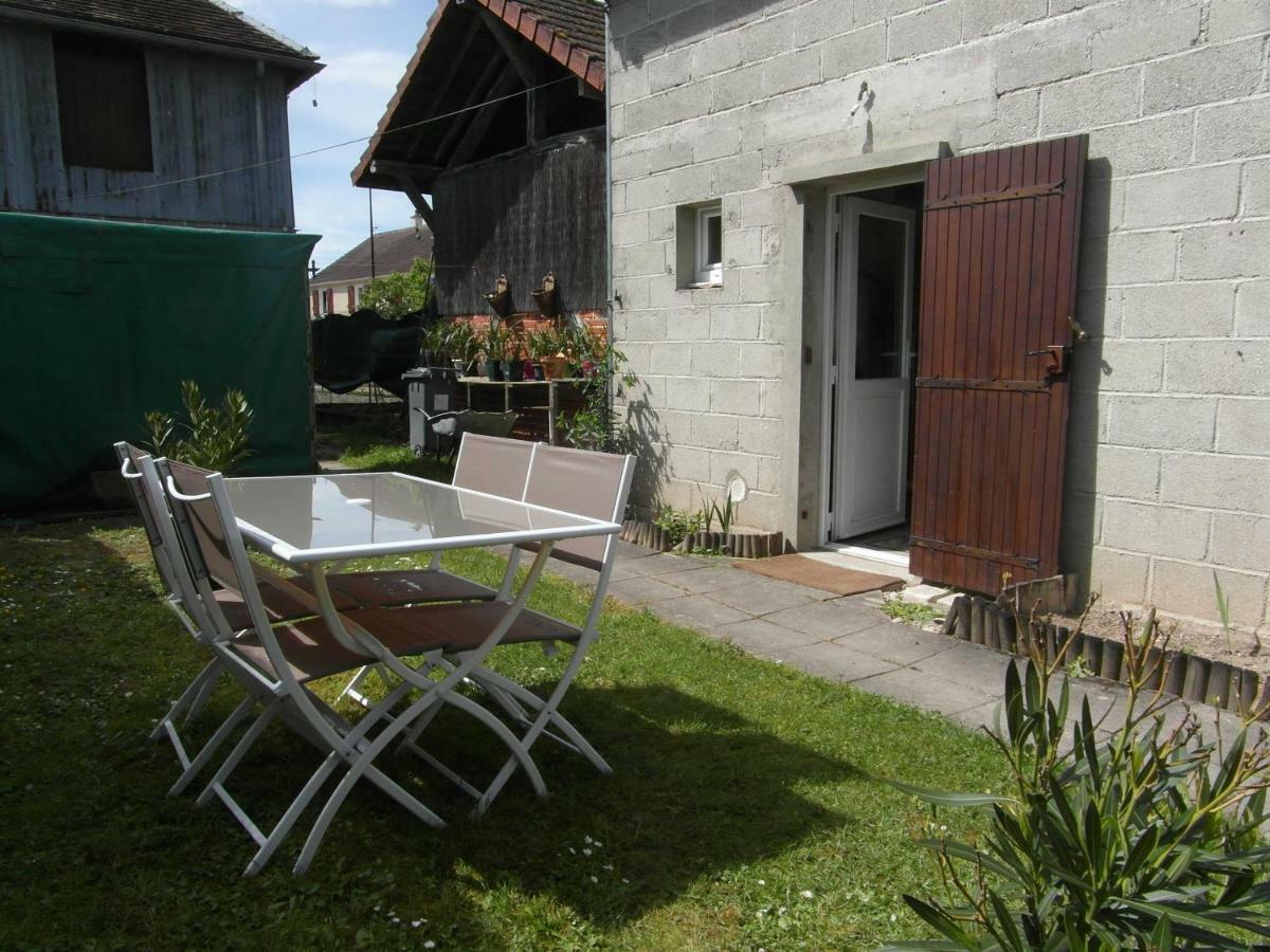 Le Breuil Hotel Piney Exterior photo