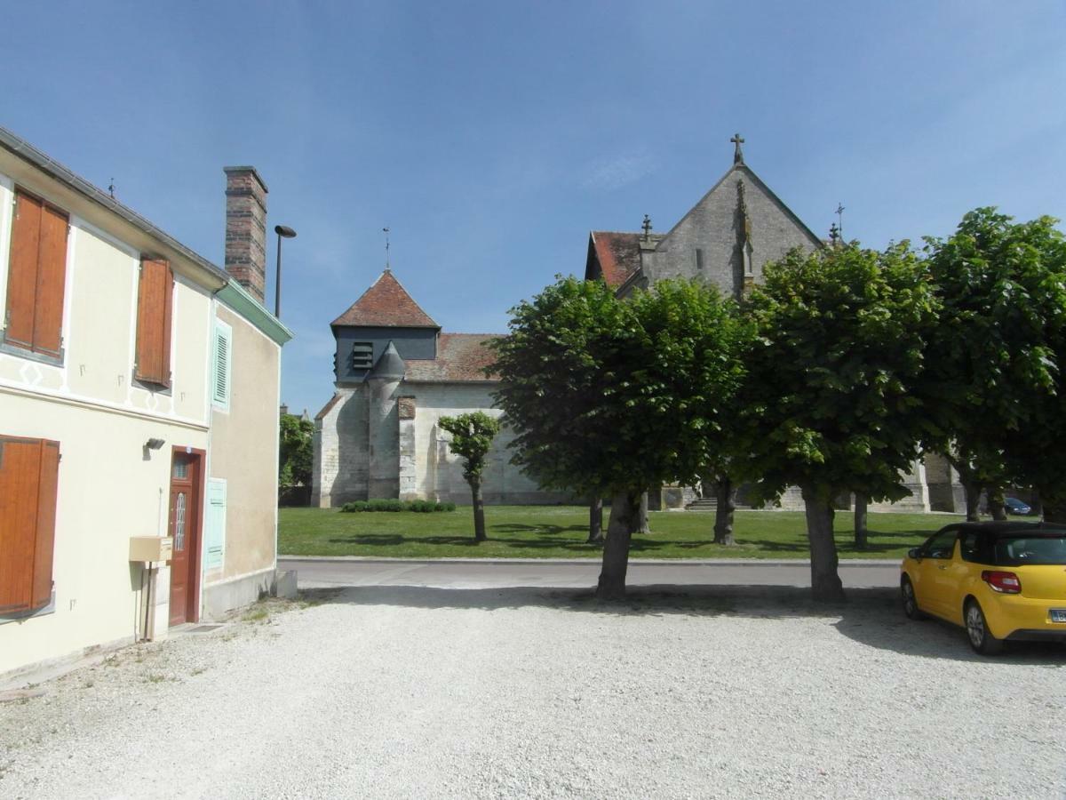 Le Breuil Hotel Piney Exterior photo